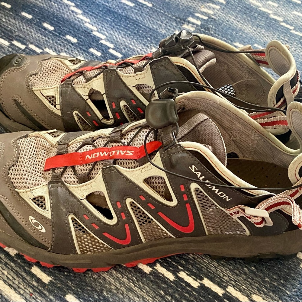 Men’s salomon contagrip shoes size US 13.5